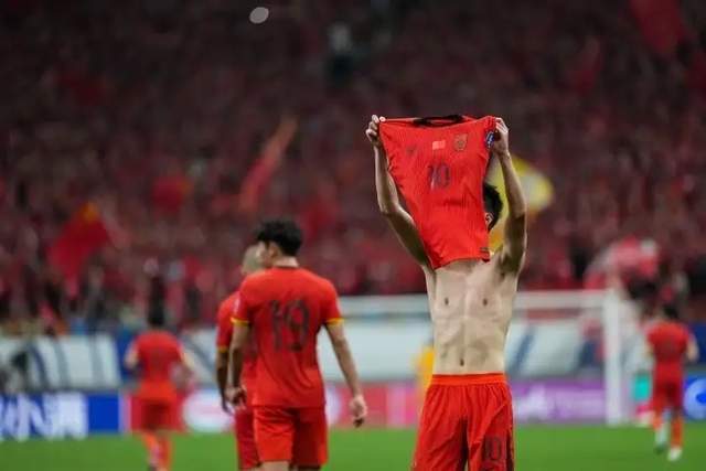 leyu乐鱼体育手机官网入口-真敢说：董方卓称王钰栋留洋也白费，之前踢得好是中超水平差